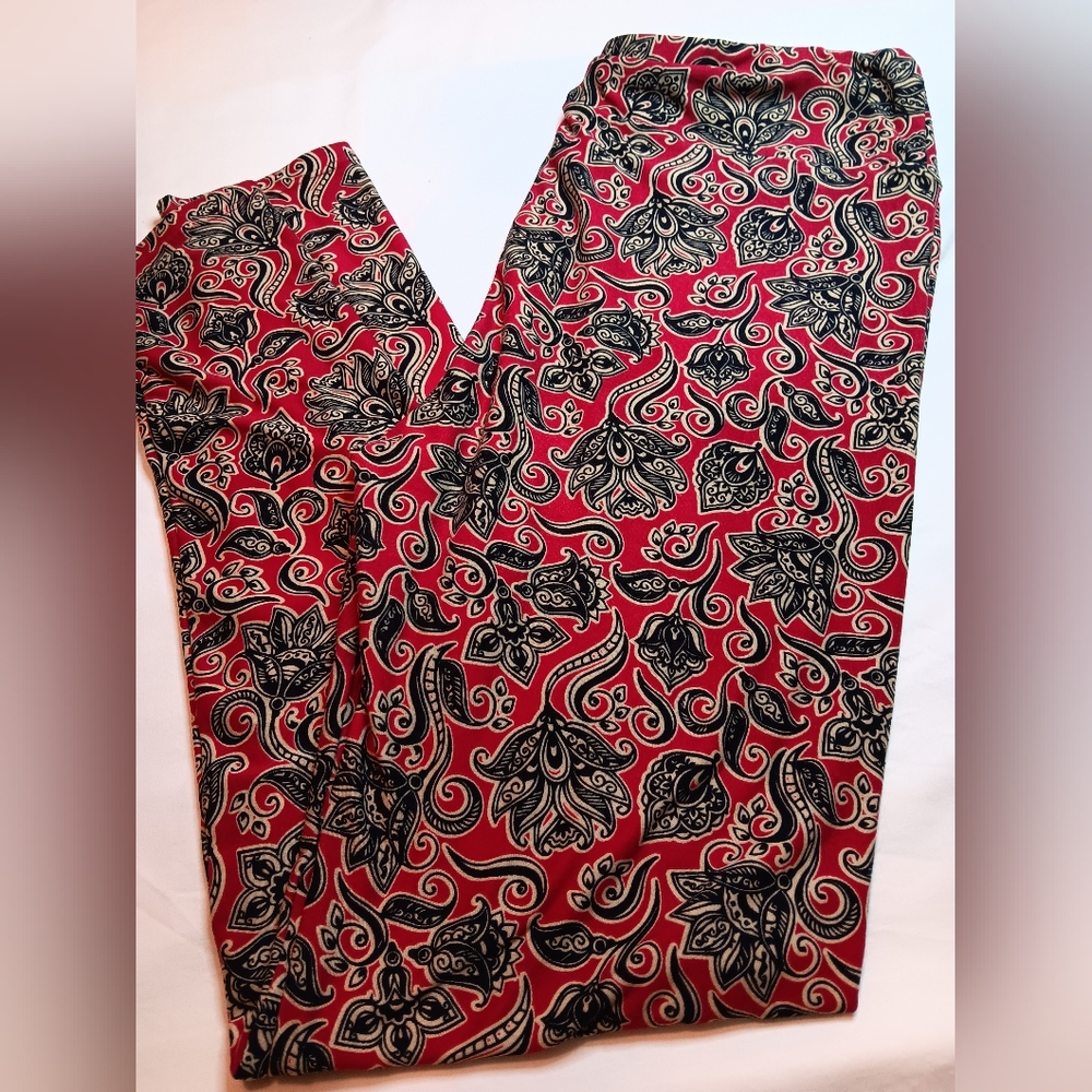 Red LulaRoe Leggings with Black and white Paisley Tall and Curvy OS